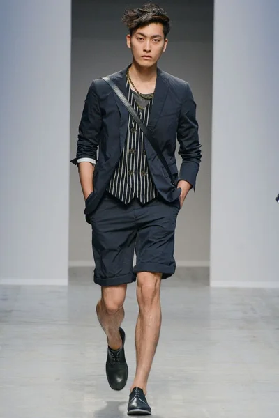 Look 24